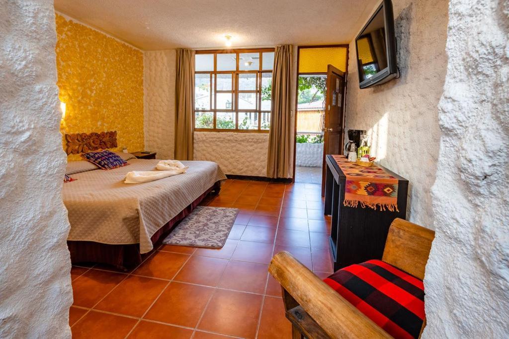 Hotel Fonda Del Sol Panajachel Exterior photo