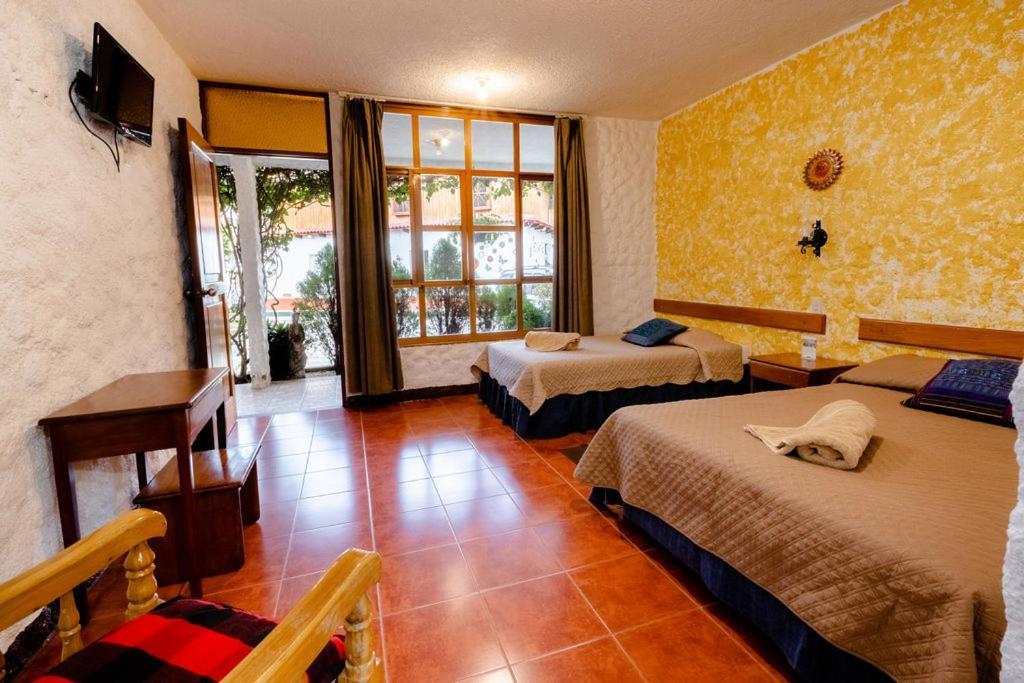 Hotel Fonda Del Sol Panajachel Exterior photo