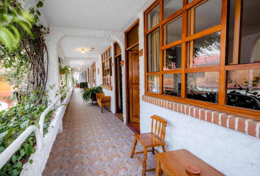 Hotel Fonda Del Sol Panajachel Exterior photo